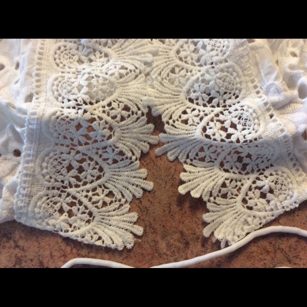 💜Restocked gorgeous lace up crop top💜 - Picture 6 of 8